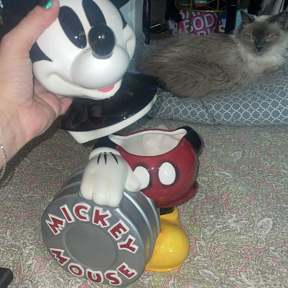 Disney Classic Mickey Mouse 2 piece ceramic cookie jar - Picture 3 of 7